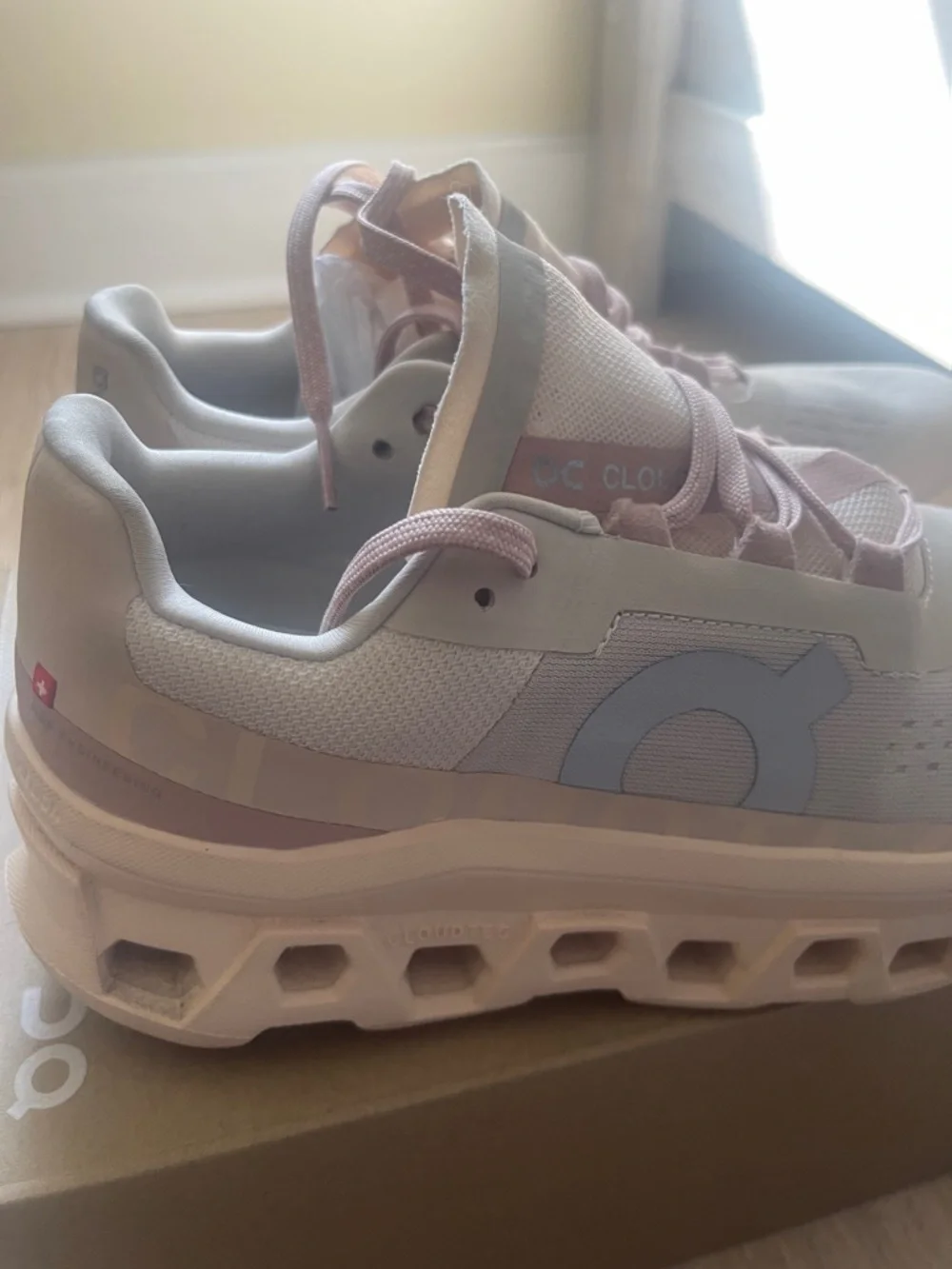 QC Cloudmonster Running Women's Sneakers in Light Pink and White Size: 9.5